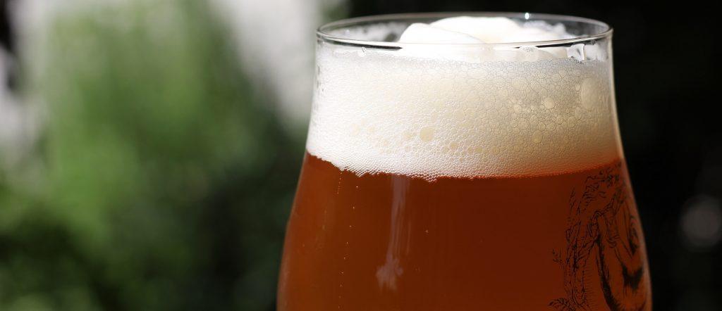 differenza-tra-birra-artigianale-e-industriale-birra-con-schiuma